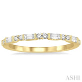 1/3 Ctw Baguette and Round Cut Diamond Wedding Band in 14K Yellow Gold