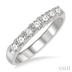 3/4 Ctw 7 Stone Round Cut Diamond Wedding Band in 14K White Gold