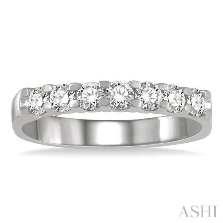 3/4 Ctw 7 Stone Round Cut Diamond Wedding Band in 14K White Gold