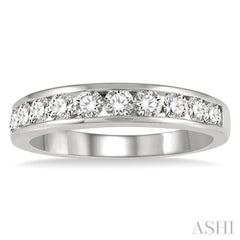 3/4 Ctw Channel Set 11 Stone Round Cut Diamond Wedding Band in Platinum