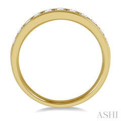 1/2 Ctw Channel Set 11 Stone Round Cut Diamond Wedding Band in 14K Yellow Gold
