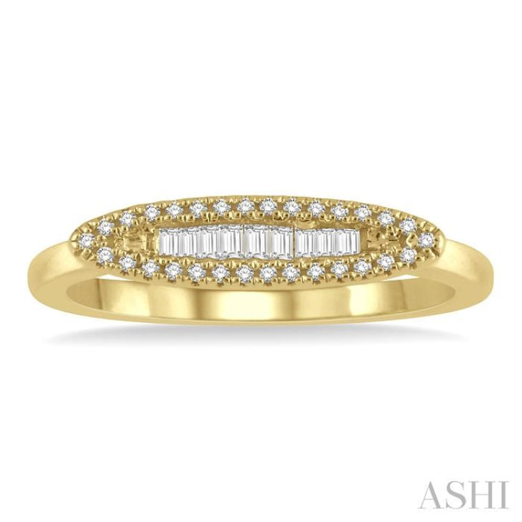1/5 Ctw Pod Center Baguette and Round Cut Diamond Stackable Petite Fashion Ring in 10K Yellow Gold