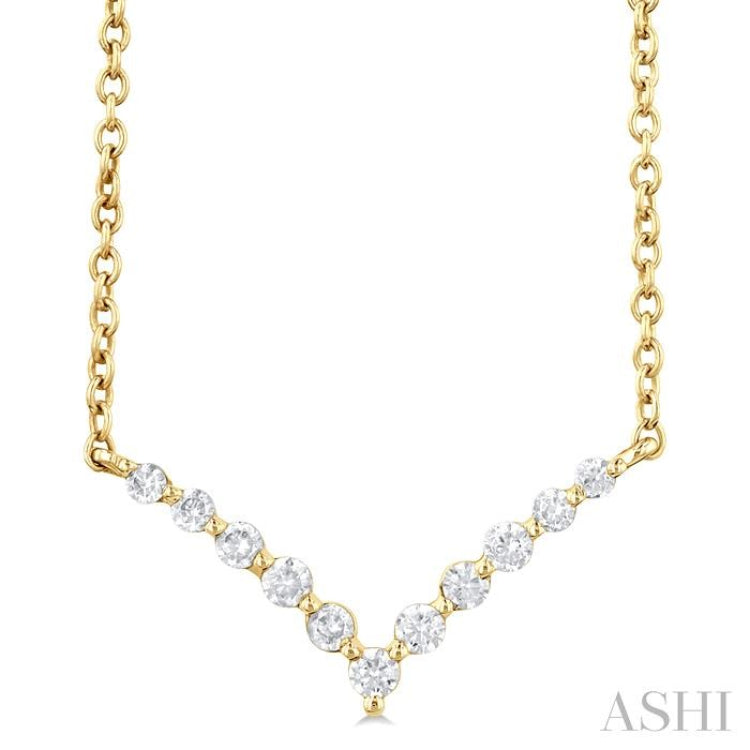 1/8 Ctw Chevron Round Cut Petite Diamond Necklace in 10K Yellow Gold