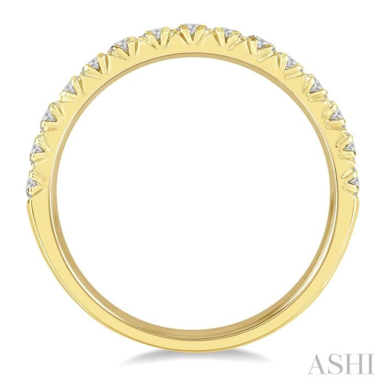 1/2 Ctw 15Stones Round Cut Diamond Wedding Band in 14K Yellow Gold