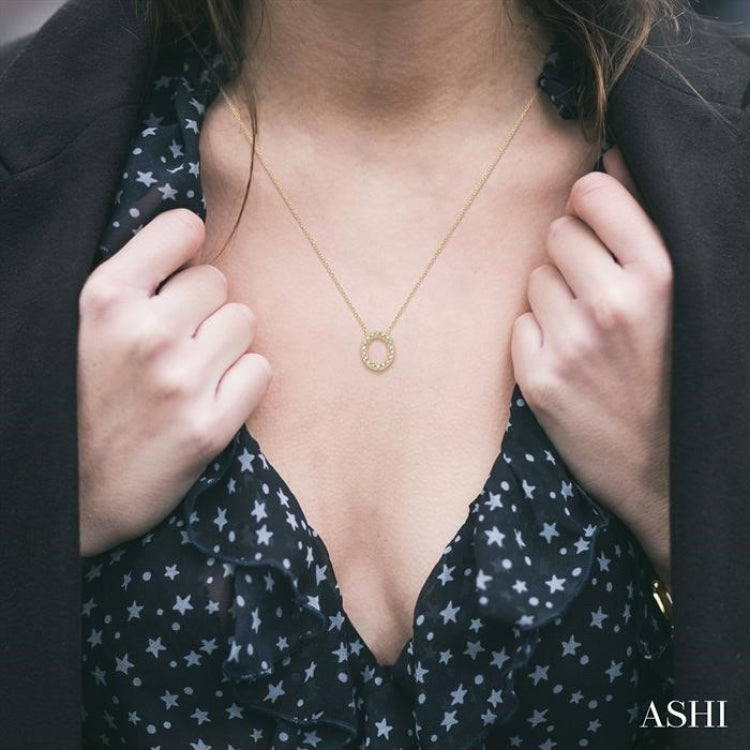 1/20 Ctw Initial 'O' Round Cut Diamond Pendant With Chain in 10K Yellow Gold