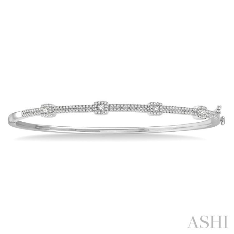 1/2 Ctw Round Cut Diamond Fashion Bangle in 14K White Gold