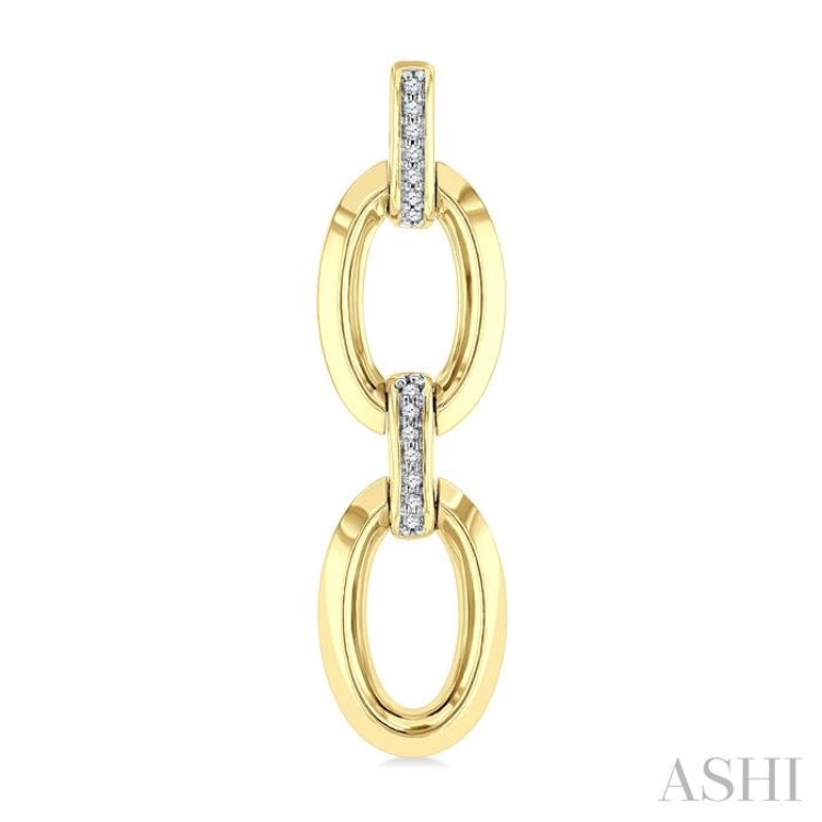 1/10 Ctw Bold Oval Link Round Cut Diamond Fashion Earring in Yellow Gold Vermeil
