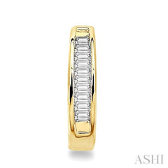 1/10 Ctw Baguette Cut Diamond Huggie Earrings in 10K Yellow Gold