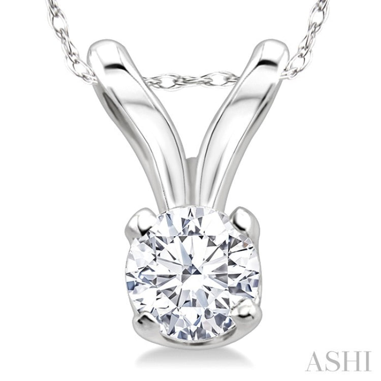 1/10 Ctw Round Cut Diamond Solitaire Pendant in 14K White Gold with Chain