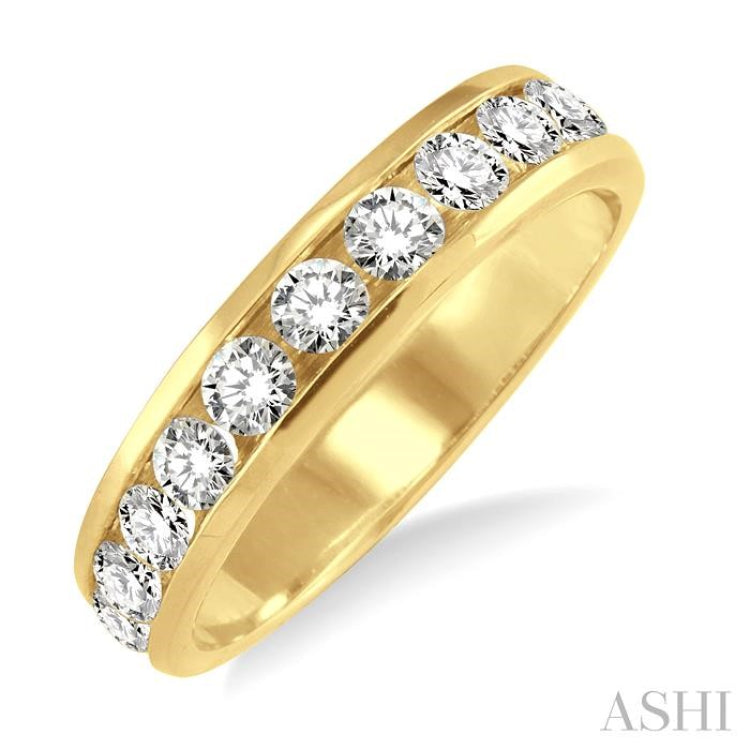 1/2 Ctw Round Cut Diamond Wedding Band in 14K Yellow Gold