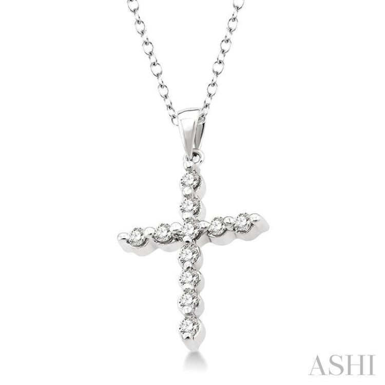 1/10 Ctw Round Cut Diamond Cross Pendant in Sterling Silver with Chain