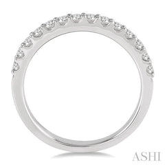 1/2 Ctw Round Cut Diamond Wedding Band in 14K White Gold