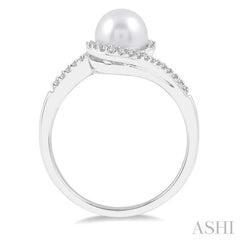 1/10 Ctw 7x7 MM Cultured Pearl & Round Cut Diamond Ring in 10K White Gold