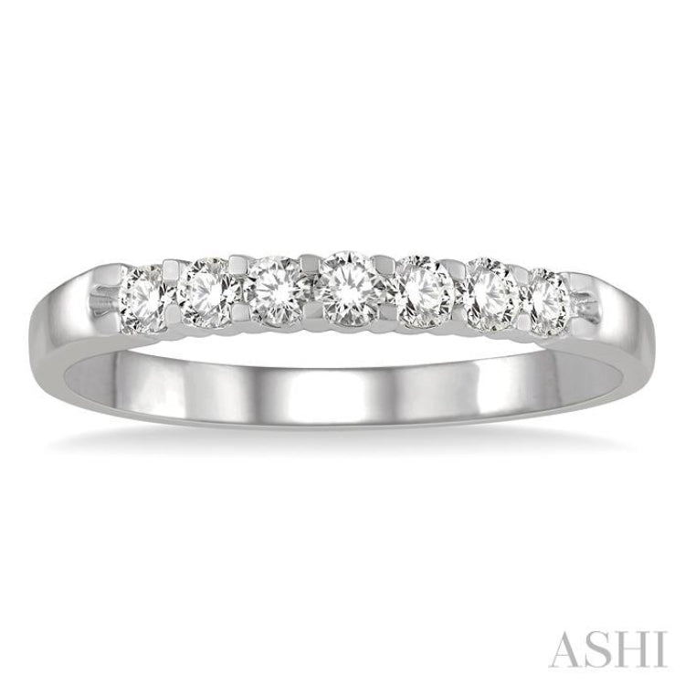 1/4 Ctw 7 Stone Round Cut Diamond Wedding Band in 14K White Gold