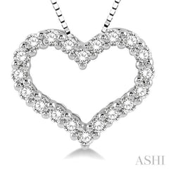 1/2 Ctw Heart Shape Round Cut Diamond Pendant With Chain in 14K White Gold