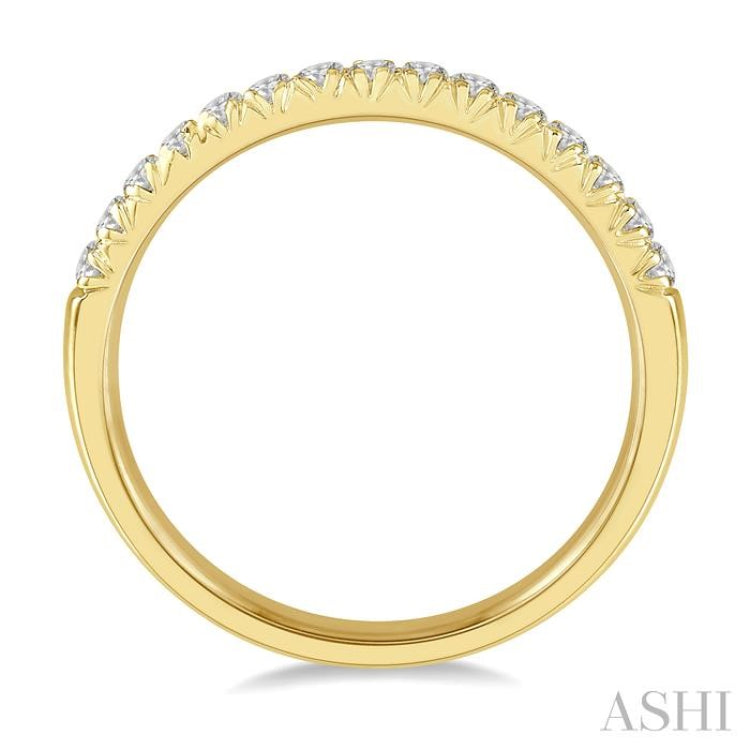 1/4 ctw 15Stones Round Cut Diamond Wedding Band in 14K Yellow Gold