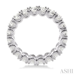 2 1/2 Ctw Round Cut Diamond Eternity Wedding Band in 14K White Gold