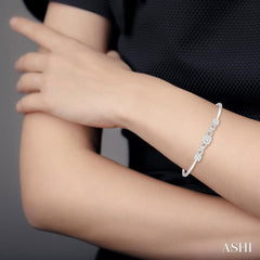 3/4 Ctw Round Cut Diamond Lovebright Bracelet in 14K White Gold