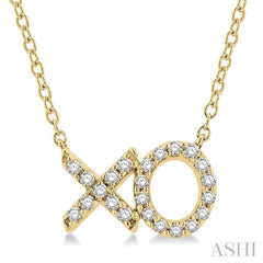 1/6 Ctw 'XO' Hugs and Kisses Round Cut Diamond Petite Fashion Pendant With Chain in 10K Yellow Gold