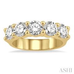 2 1/2 Ctw 5 Stone Round Cut Diamond Wedding Band in 14K Yellow Gold