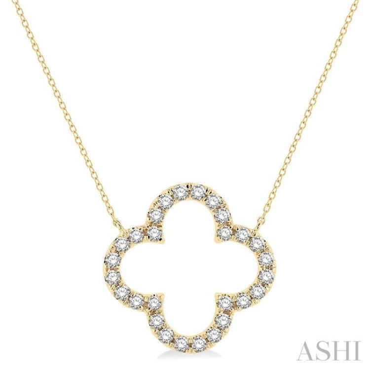 3/4 Ctw Clover Round Cut Diamond Pendant With Chain in 14K Yellow Gold