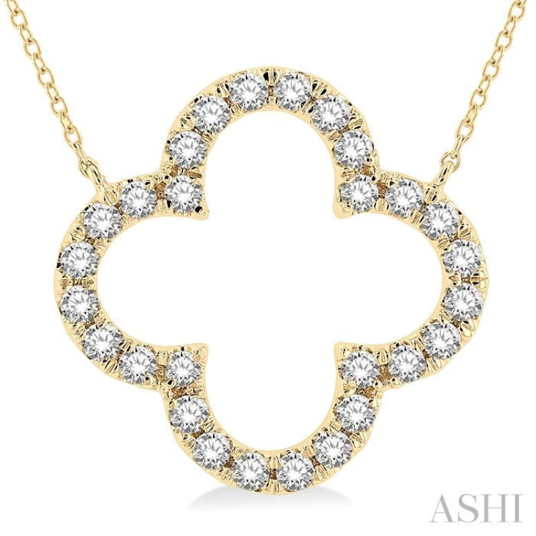 3/4 Ctw Clover Round Cut Diamond Pendant With Chain in 14K Yellow Gold