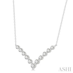 3/4 Ctw Round Cut Diamond Chevron Necklace in 14K White Gold