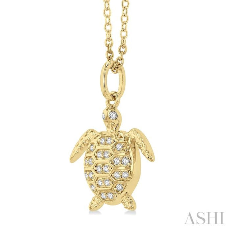 1/10 ctw Petite Sealife Turtle Round Cut Diamond Fashion Pendant With Chain in 10K Yellow Gold