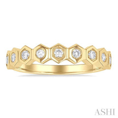 1/5 Ctw Hexagon Shape Link Round Cut Diamond Fashion Ring in 14K Yellow Gold