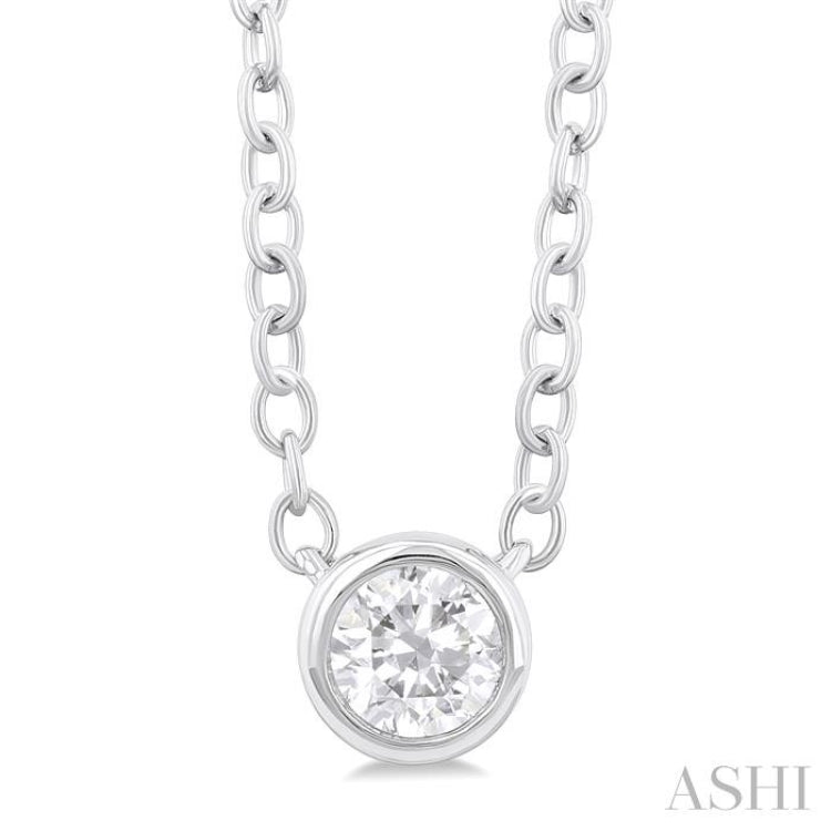 1/6 Ctw Petite Bezel Set Round Cut Diamond Fashion Pendant With Chain in 10K White Gold