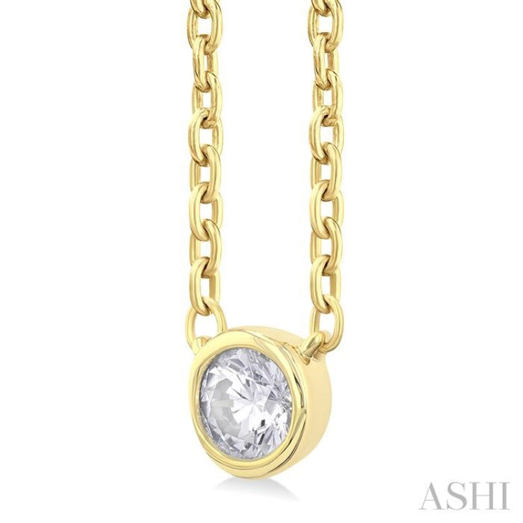 1/6 Ctw Petite Bezel Set Round Cut Diamond Fashion Pendant With Chain in 10K Yellow Gold