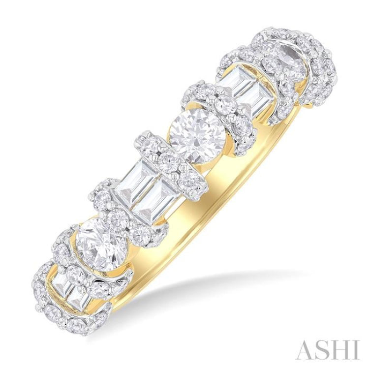 1 Ctw Fusion Baguette and Round Cut Diamond Fashion Band in 14K Yellow Gold