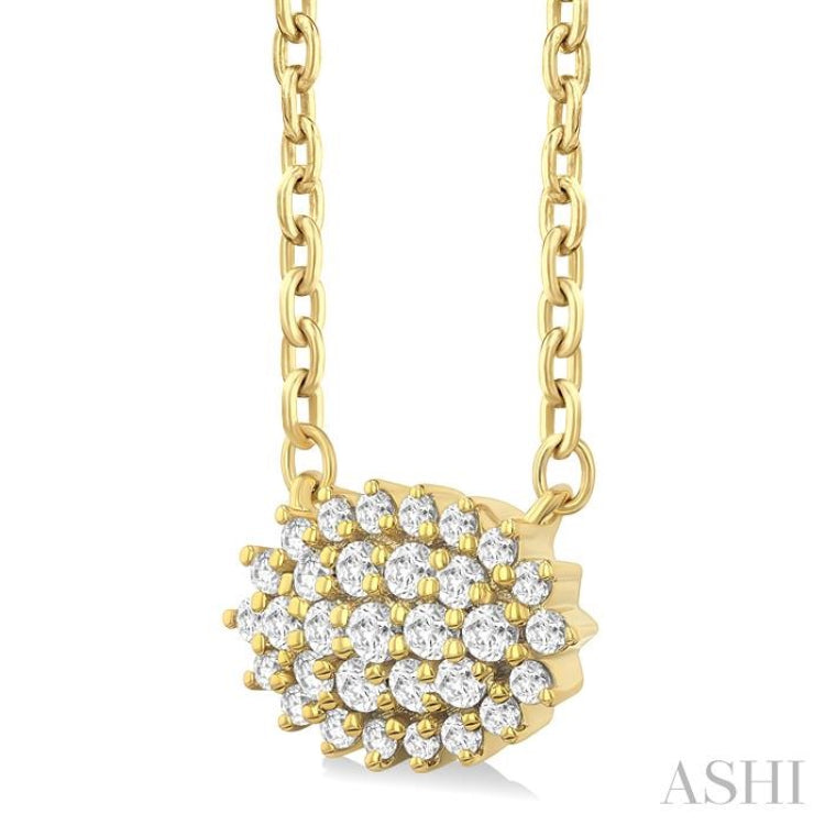 1/6 Ctw Petite East-West Set Oval Shape Round Cut Diamond Cluster Fashion Pendant With Chain in 10K Yellow Gold