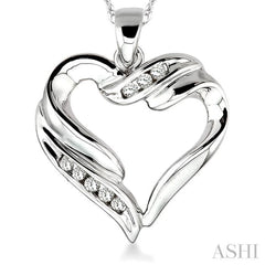 1/10 Ctw Round Cut Diamond Heart Pendant in 10K White Gold with Chain