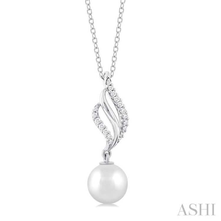 1/10 ctw Conch Shape 7X7 MM Round Cultured Pearl and Round Cut Diamond Fashion Pendant With Chain in 10K White Gold