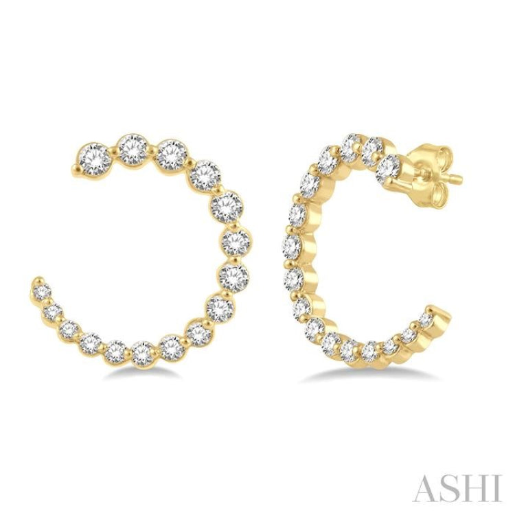 3/4 Ctw Graduated Round Cut Diamond Open Hoop Earring in 14K Yellow Gold