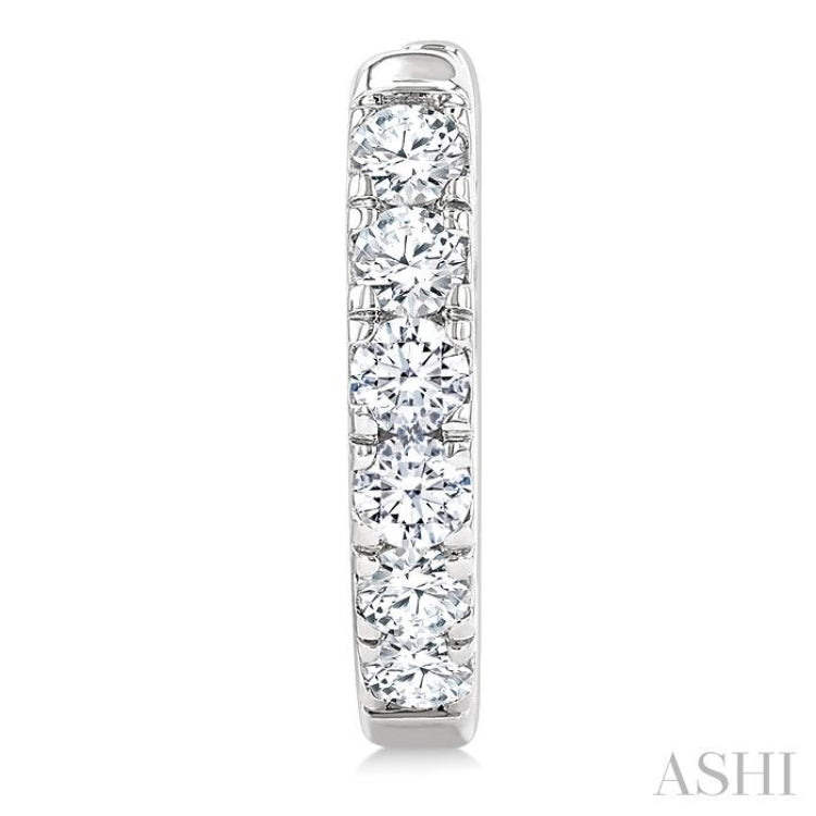 1/2 Ctw Round Cut Diamond Hoop Earrings in 14K White Gold