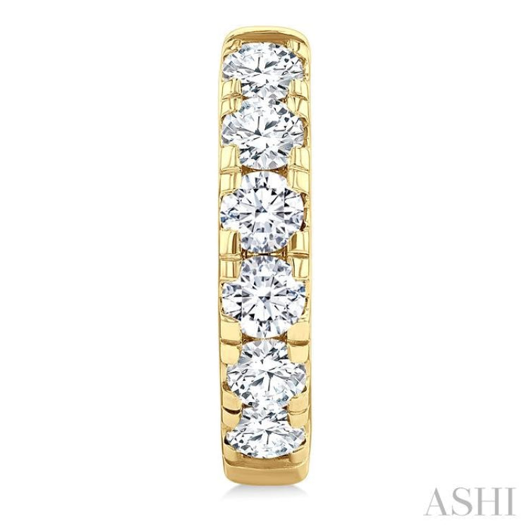 1 1/2 Ctw Round Cut Diamond Hoop Earrings in 14K Yellow Gold