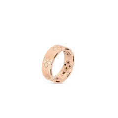 LOVE IN VERONA ETCHED FLOWERS WIDE RING